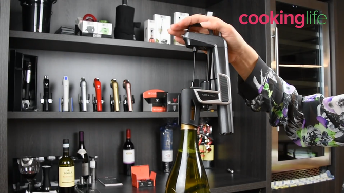 How do you use the Coravin screw caps?