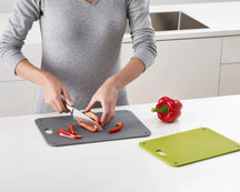 
Joseph Joseph 2-piece cutting board set with holder - DoorStore