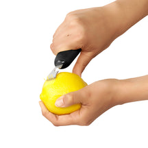 OXO Good Grips Lemon Squeezer