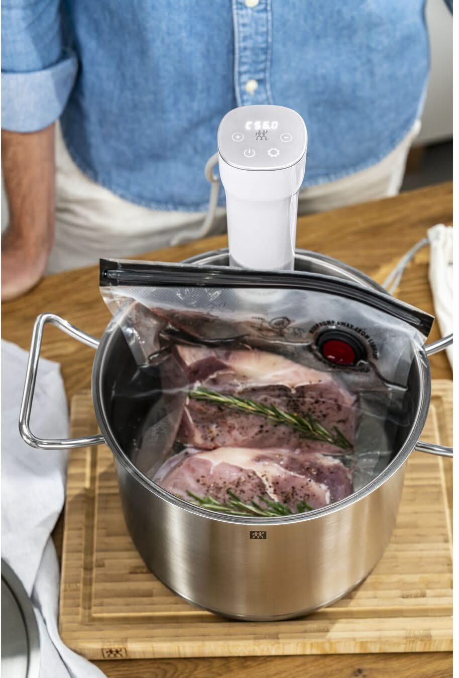 Zwilling Sous Vide Stick Enfinigy - Nauwkeurige temperatuurinstelling - IPX7 Waterproof - Zwart