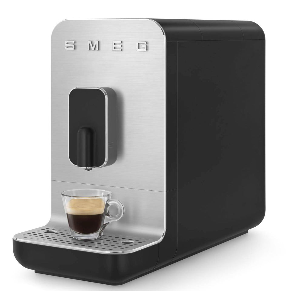 SMEG Volautomatische Koffiemachine - 1350 W - Zwart - 1.4 liter - BCC11BLMEU