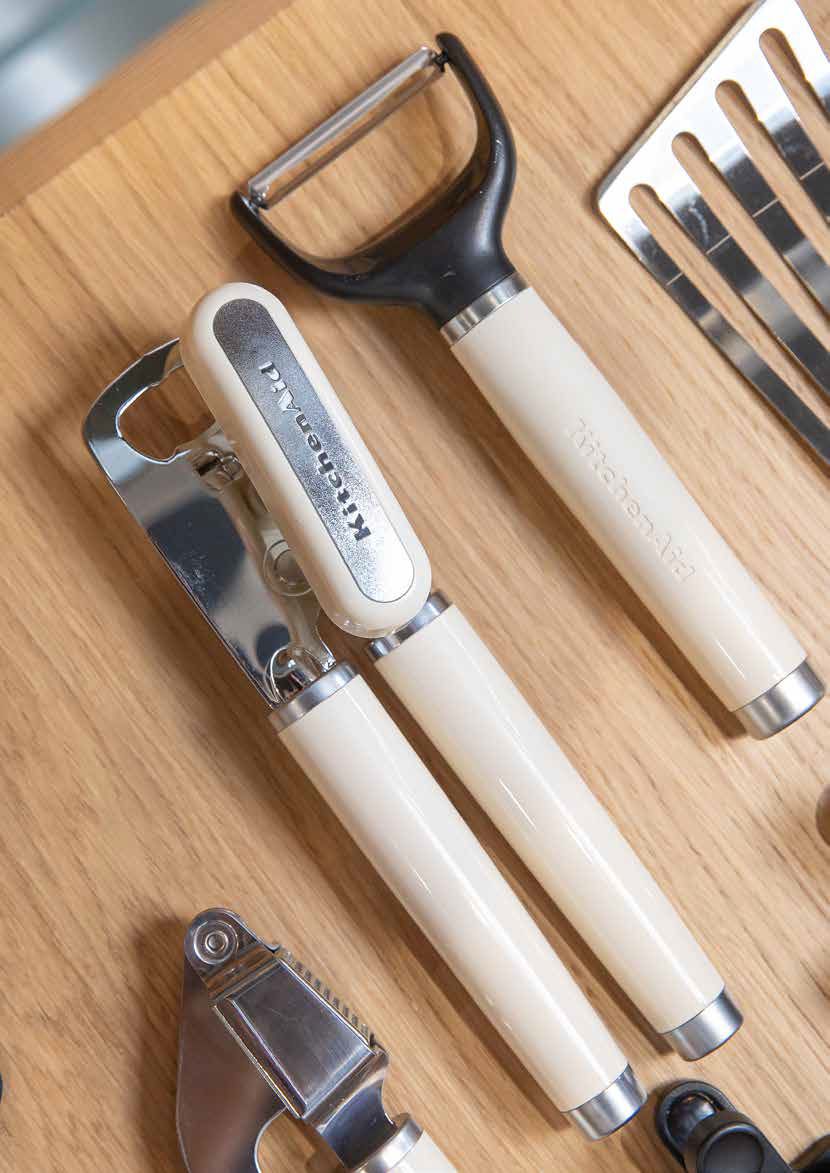 KitchenAid Blikopener Core - Amandelwit