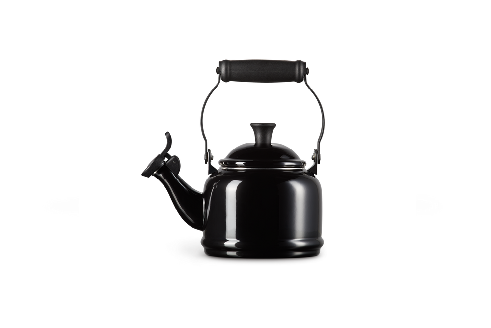 Le Creuset Whistling Kettle Demi Black Onyx 1.1 Liter