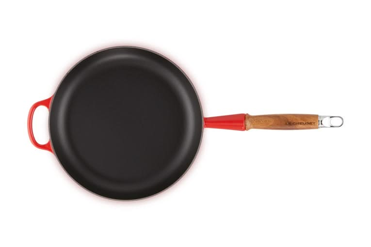 Le Creuset Frying Pan Signature Cerise - ø 26 cm / 2 Liter - enamelled non-stick coating