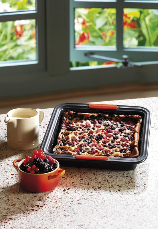 Le Creuset Square Cake Tin Patiliss 23 cm