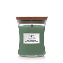 WoodWick Scented Candle Medium Mint Leaves & Oak - 11 cm / ø 10 cm