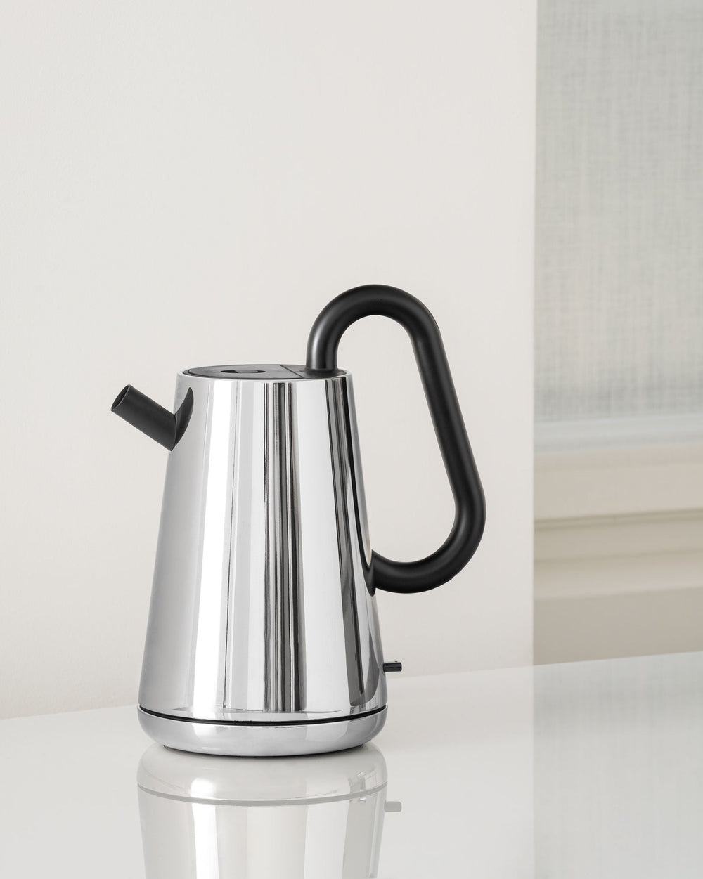 Alessi Waterkoker Toru NE01 B - 1.7 liter - door Nendo