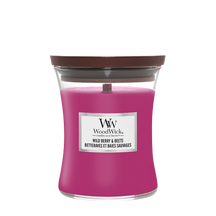 WoodWick Scented Candle Medium Wild Berry & Beets - 11 cm / ø 10 cm