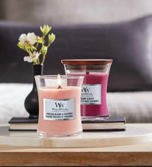 WoodWick Scented Candle Medium Pressed Blooms & Patchouli - 11 cm / ø 10 cm