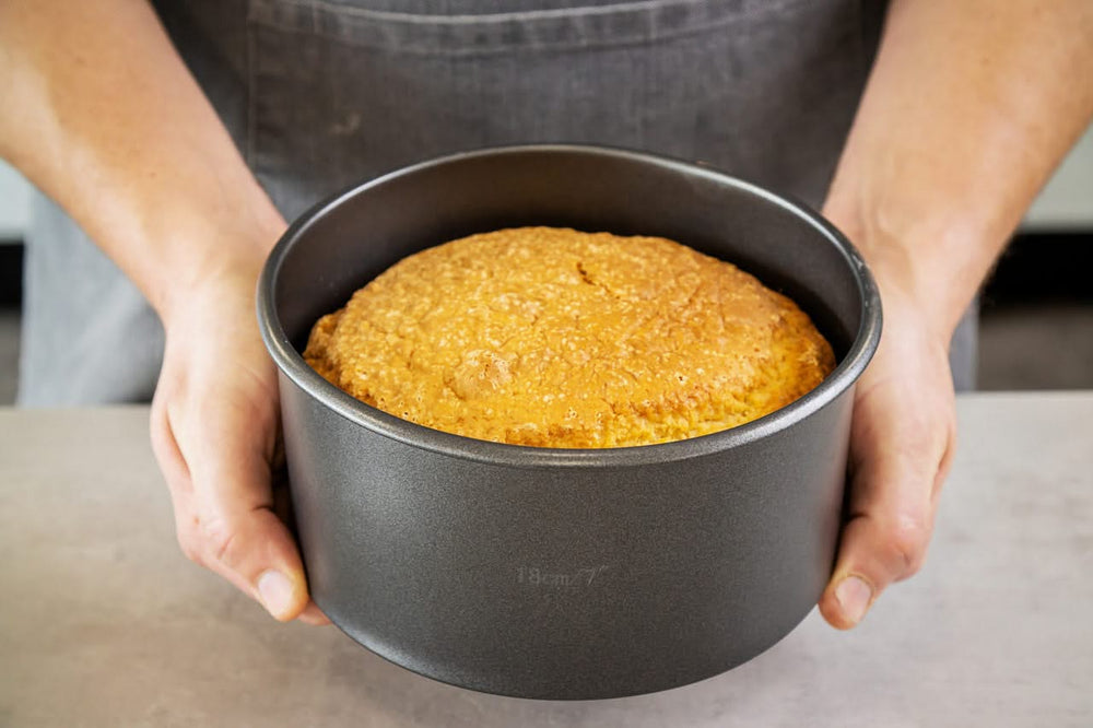 MasterClass Cake Tin - high edge - removable bottom - ø 18 cm