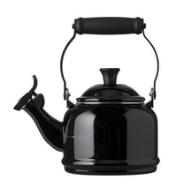 Le Creuset Whistling Kettle Demi Black Onyx 1.1 Liter