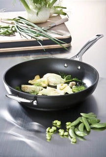 Le Creuset Skillet Les Forgees TNS - 28 cm / 3.2 Liter - standard non-stick coating