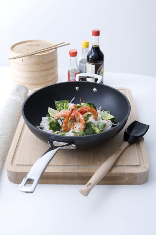 Le Creuset Wok - with steel - Les Forgees TNS - ø 30 cm / 4.7 Liter - standard non-stick coating