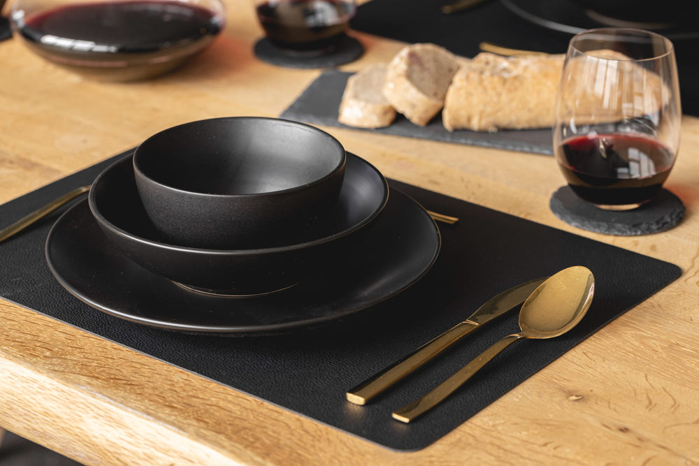 Studio Tavola Dinnerware Set Black Tie 18-piece