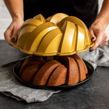 Nordic Ware Bundt Tin Braided Gold ø 27 cm / 3.5 Liters